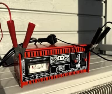 Cargador Modernum 12V para baterías de plomo-ácido con cables fijos