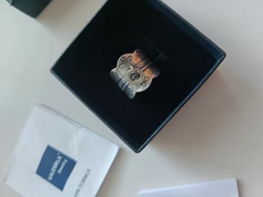 Anillo de plata de Laponia de Kalevala koru con un solo colgante