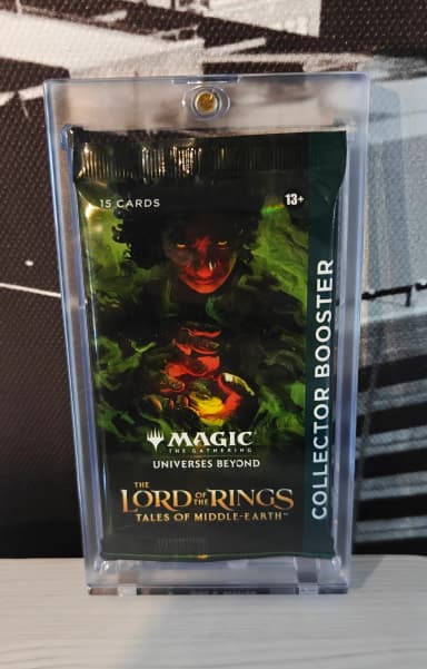 Magic The Gathering Lord of the Rings booster de colección en estuche acrílico