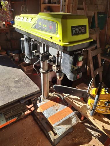 Taladro de columna Ryobi para reparar