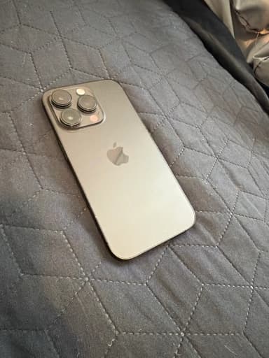 Apple iPhone 14 Pro con 128 GB de almacenamiento en buen estado