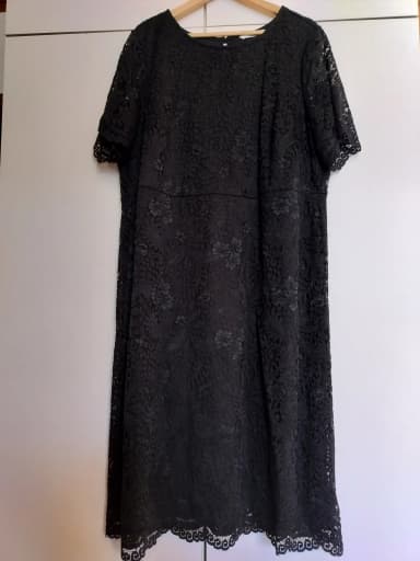 Neues Spitzenkleid Größe 54 mit Unterkleid