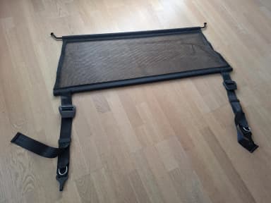 Red de seguridad negra para perros y carga para coche Kia
