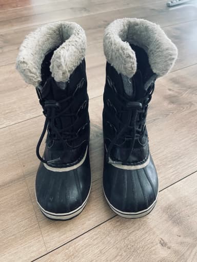 Schwarze SOREL-Winterstiefel Größe 36 in gutem Zustand