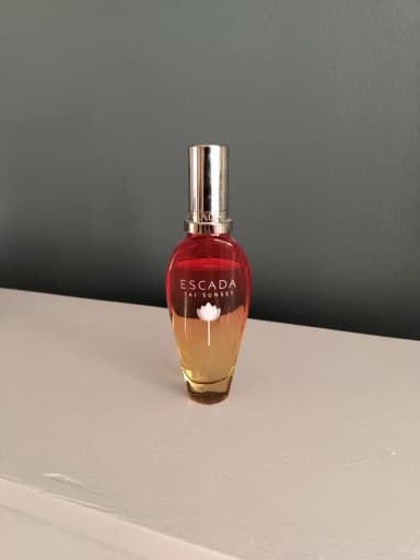 Escada Taj Sunset Parfüm 50 ml, kaum benutzt