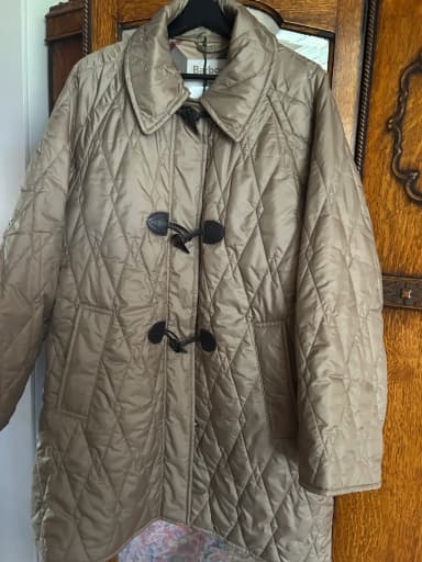 Neue Barbour Steppjacke Größe 44 mit weiter Passform