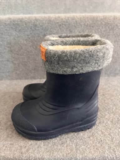 Botas térmicas Kavat talla 22 en excelente estado