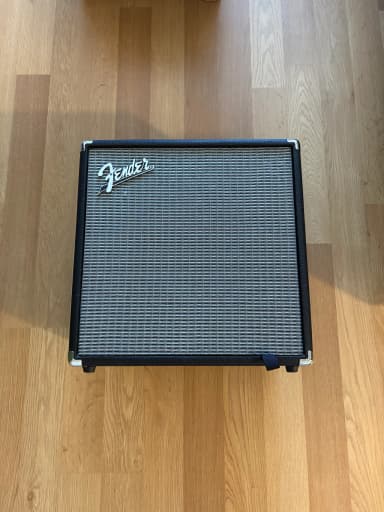 Fender Rumble 40 Basscombo in gutem Zustand