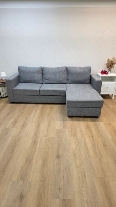 Sofá cama con cojines fijos y entrega gratuita