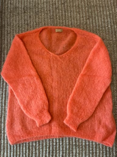 Mohairpullover aus der Peura-Kollektion in neuwertigem Zustand