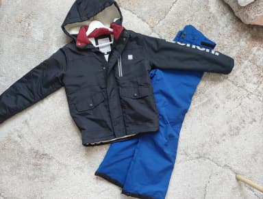 Winteranzug mit Jacke und Hose Größe 152 in gutem Zustand