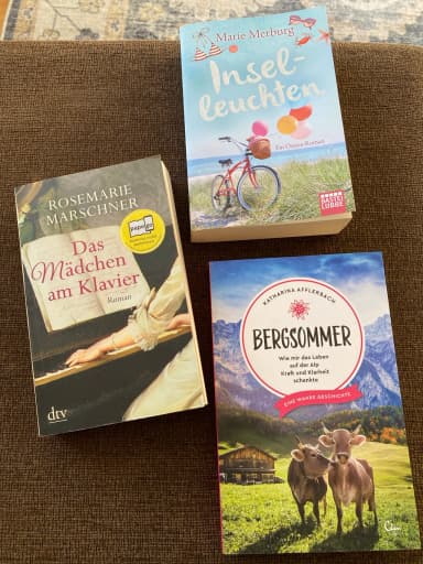 Drei deutschsprachige Taschenbücher zu verkaufen