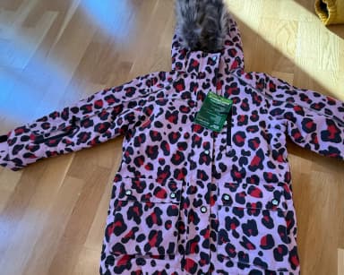 Chaqueta de invierno colorida Nordicbuddies para niñas talla 128