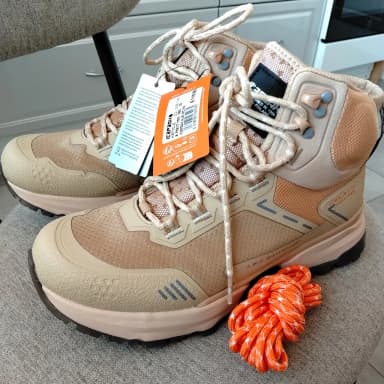 Zapatos de senderismo Icepeak talla 39 nuevos con cordones extra