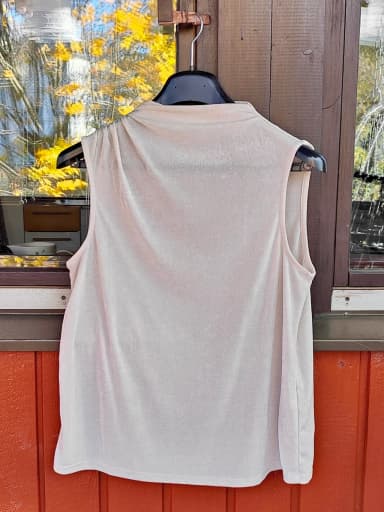 Top beige con brillo de Vero Moda en talla XL