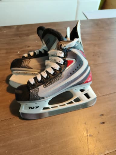 Patines de hielo Bauer Vapor talla 28 para niños con cuchillas TUUK