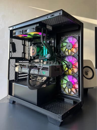 Gaming-PC mit RTX 5070 Ti, Ryzen 7 7800X3D, 32GB RAM, 2TB Speicher