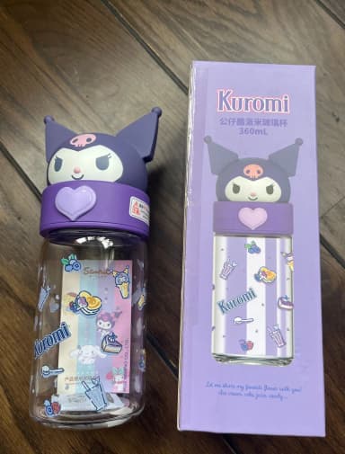 Unbenutzte Kuromi Sanrio Glasflasche zu verkaufen