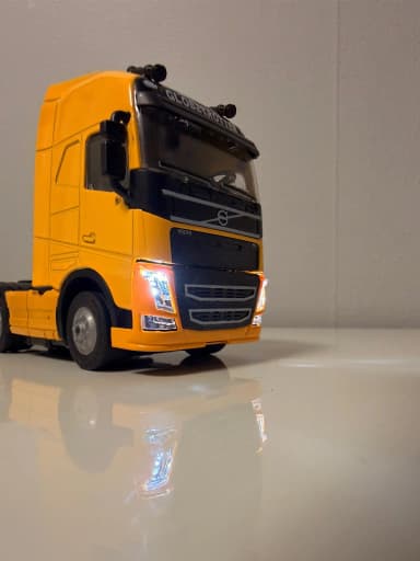 Volvo FH Globetrotter toy truck available