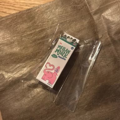Llavero elefante rosa edición limitada para concienciación sobre cáncer de mama