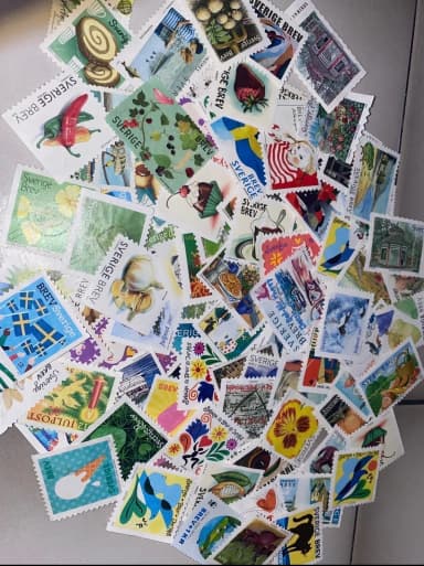 Sammlung von 50 gebrauchten und ungebrauchten Briefmarken in gutem Zustand