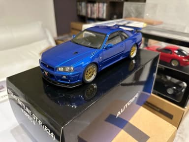 1/18 AUTOart Nissan Skyline GT-R (R34) V-Spec II Modell in Bayside Blue