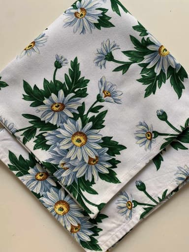 Duk Tischdecke mit Gänseblümchenmuster