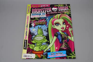 Monster High issue 5 from 2013 with poster included