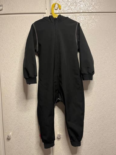 Softshell-haalarin huutokauppa