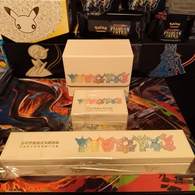 Set de accesorios Pokémon Eeveelutions con soporte para cartas y tapete de juego