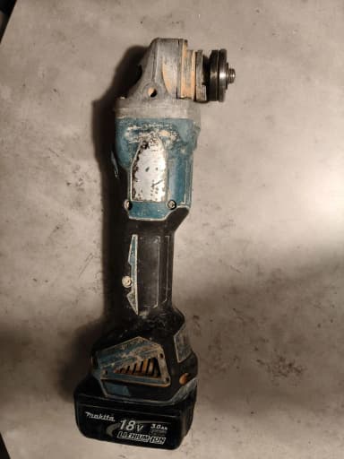 Makita 18V vinkelsliper med 3,0Ah batteri i Sverige