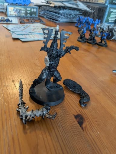 Modelo metálico de avatar Khaine para Warhammer 40K en Suecia