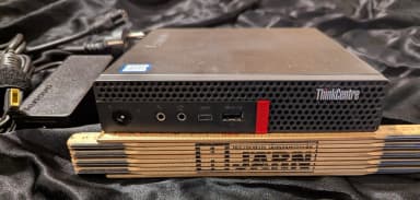 Lenovo ThinkCentre M920q Desktop mit 16 GB RAM und 256 GB Speicher