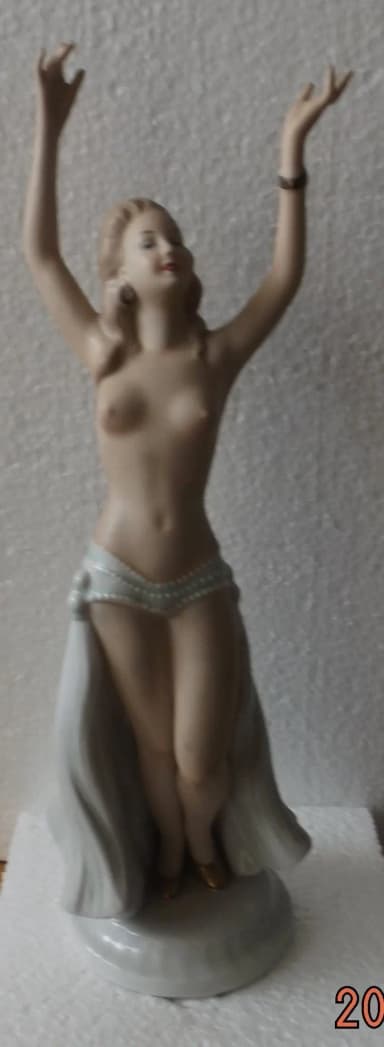 Wallendorf porslinsfigur av en magdansös