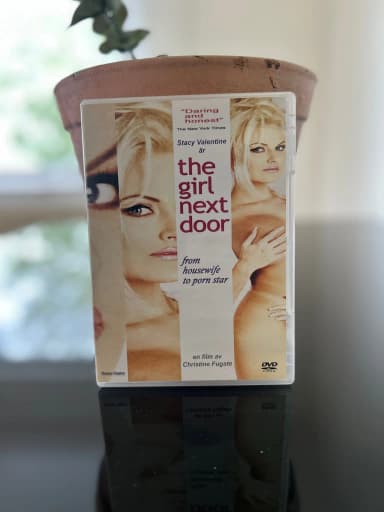 The Girl Next Door DVD-Dokumentation über Stacy Valentine