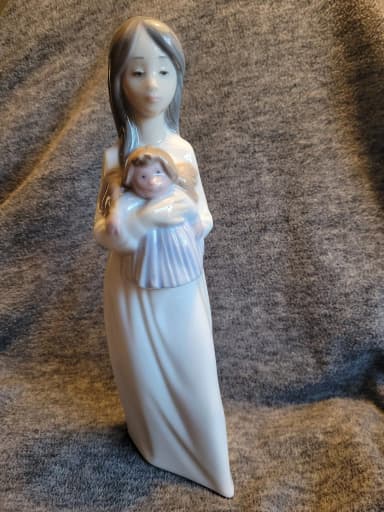 Figura de porcelana Dao Lladro madre e hijo
