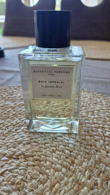 Fragancia Essential Parfums Bois Impérial para hombre disponible