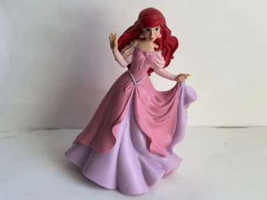 Figura Micki Bullyland de la princesa Disney Ariel con vestido rosa