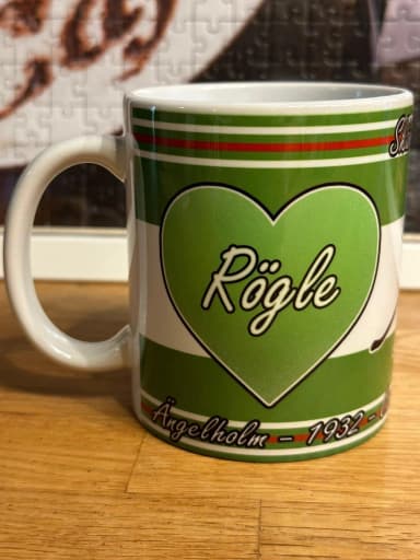Taza de hockey Rögle disponible en Suecia