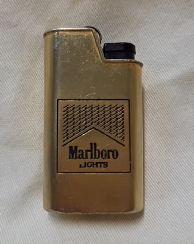Encendedor metálico vintage Marlboro Gold en venta