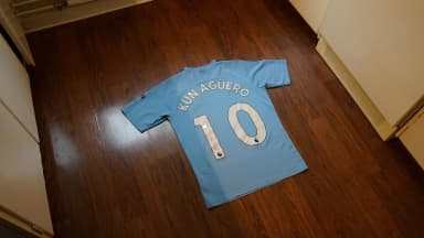 Camiseta de partido firmada por Sergio Agüero del Manchester City con certificad