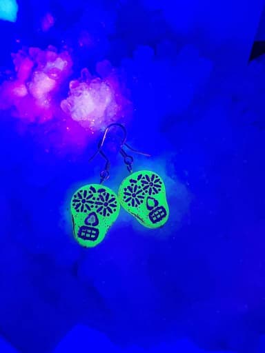 Pendientes Sugarskulls de vidrio de uranio