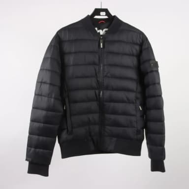 Chaqueta de invierno negra Superdry talla L en subasta