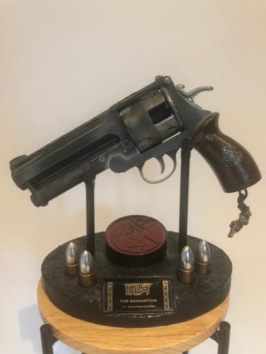 Hellboy 1:1 Revolver The Samaritan Prop Replica Limited Edition