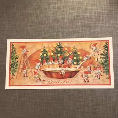 Weihnachtliche Papier-Wanddekoration im Vintage-Stil