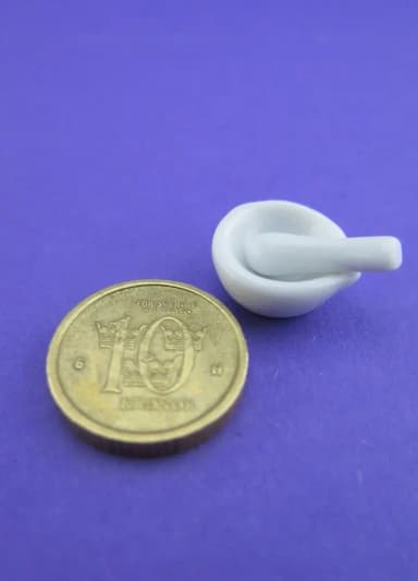 Mortero de porcelana en miniatura