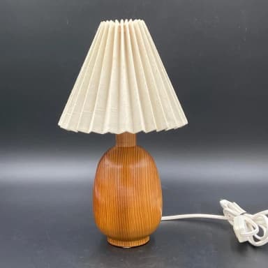 Lámpara de mesa vintage Markslöjd Kinna en pino con pantalla