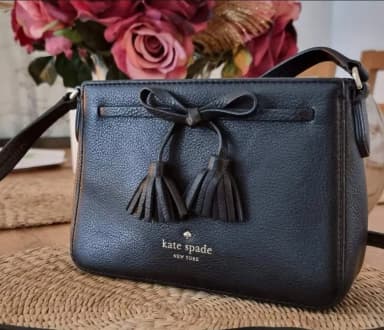 Elegante Schultertasche von Kate Spade, kaum benutzt