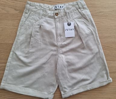 Uudet beige STAY-shortsit koko XS