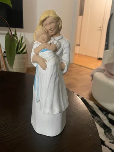 Figura de cerámica Jie Gantofta madre e hijo de Suecia